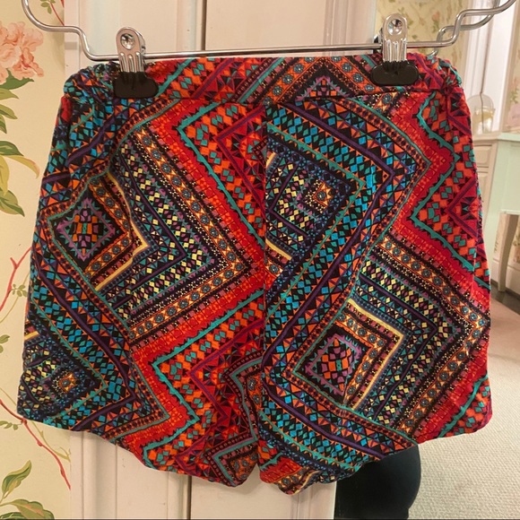 LF multicolor patterned flowy skort 🌈 - Picture 4 of 11